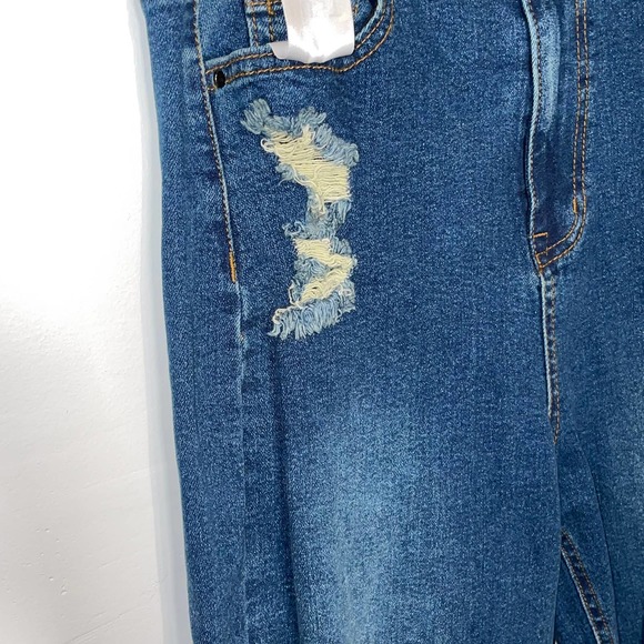 Tinseltown Juniors' Ripped mom Jeans sz 5 - Picture 4 of 9